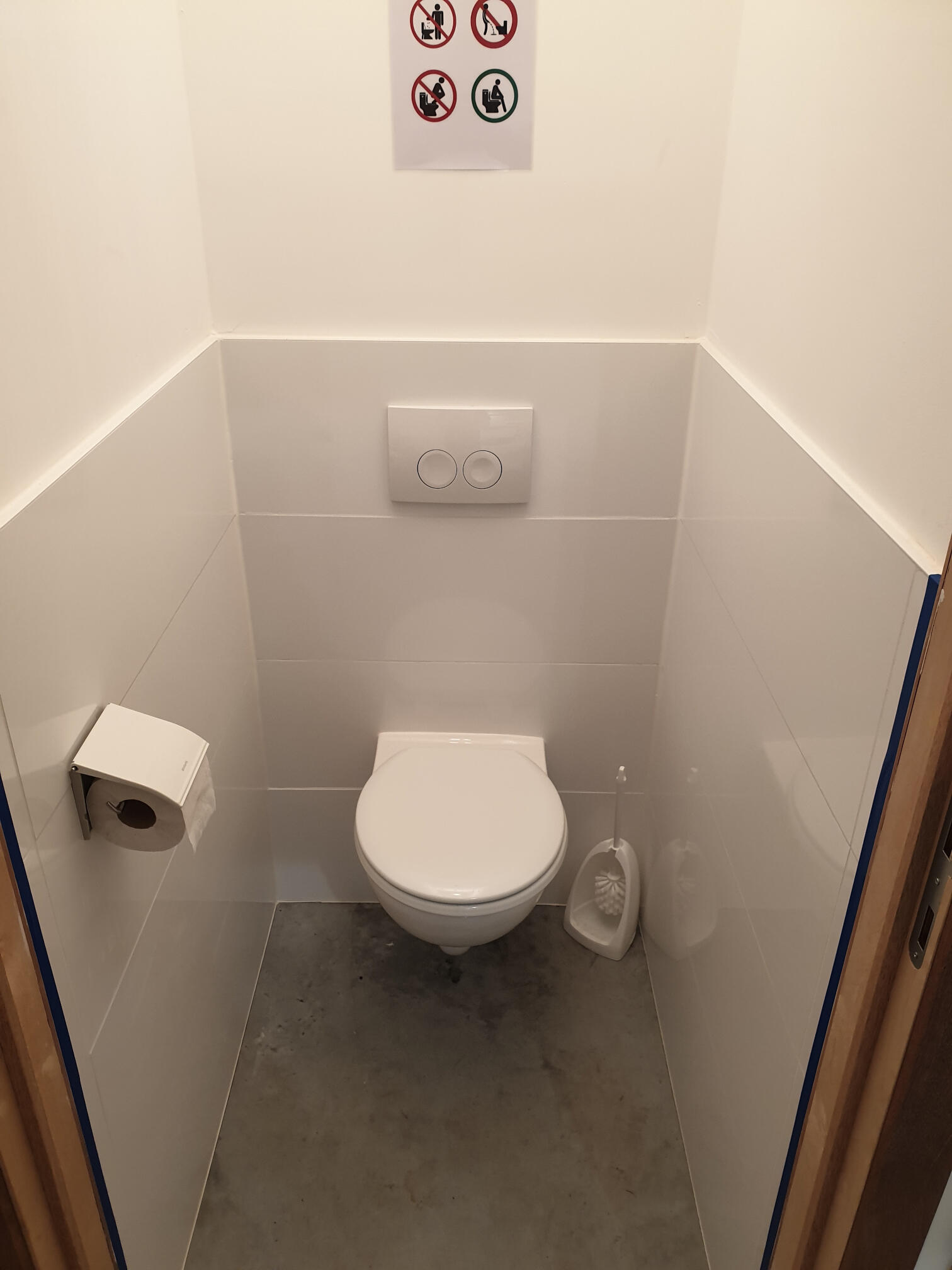 hangwc duwplaat bedieningsplaat toilet toilet wc betegeld toilet